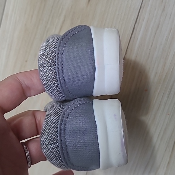 Us Sports Gray Kids Shoes Size 5 - Picture 5 of 9